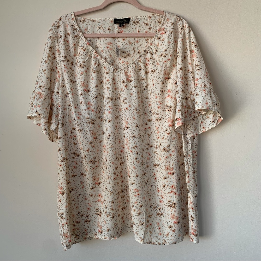 Suzanne Betro Cream Floral Blouse V Neck Short Sleeve Size 1X